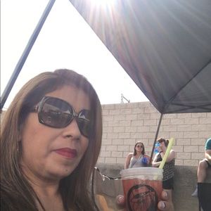 Meet your Posher, Victoria